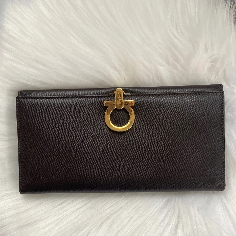 Salvatore Ferragamo Deep brown leather wallet with gold accent - Picture 1 of 16